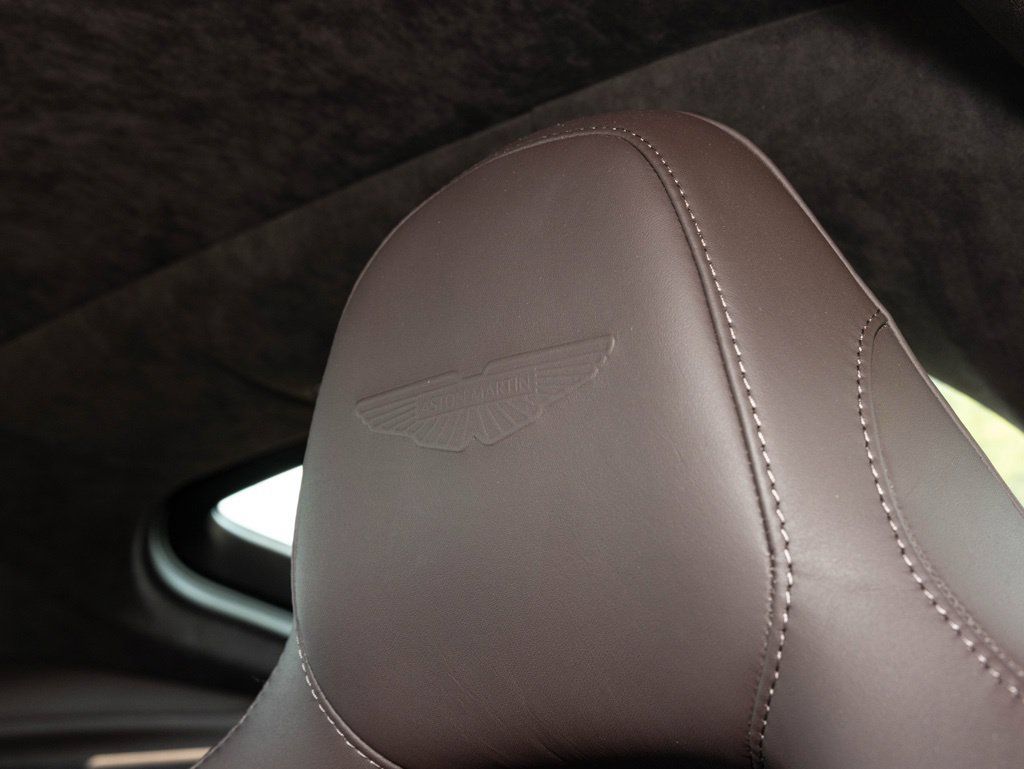 Used 2025 Aston Martin V8 Vantage Coupe RWD image 27