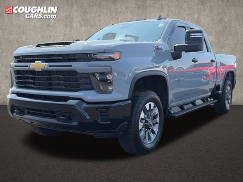 Used 2025 Chevrolet Silverado 2500 Custom w/ Custom Value Package AWD/4WD image 4