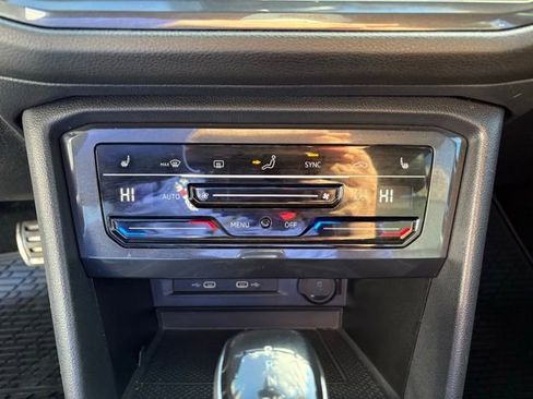 Used 2022 Volkswagen Tiguan SE R-Line image 19