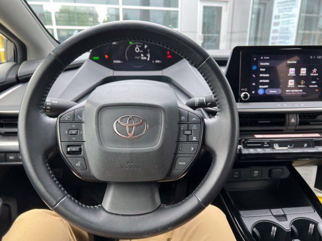 Used 2025 Toyota Prius LE FWD image 15