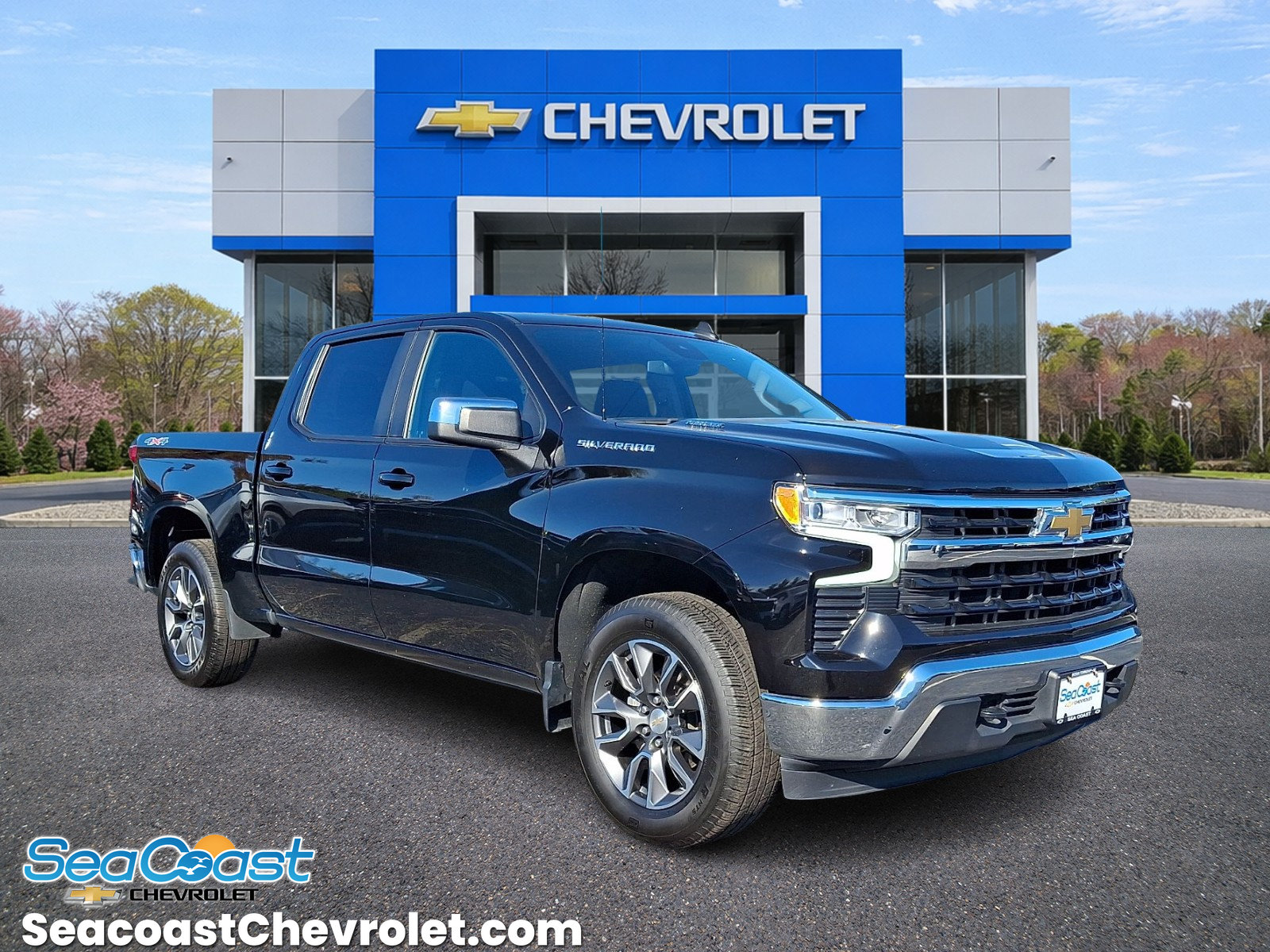 Used 2025 Chevrolet Silverado 1500 LT AWD/4WD image 1