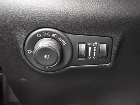 Used 2024 Jeep Compass Latitude AWD/4WD image 22
