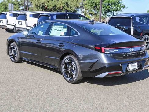 New 2026 Hyundai Sonata SEL FWD image 2