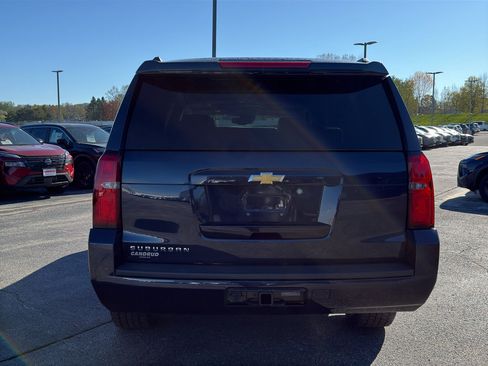 Used 2017 Chevrolet Suburban LT AWD/4WD image 7