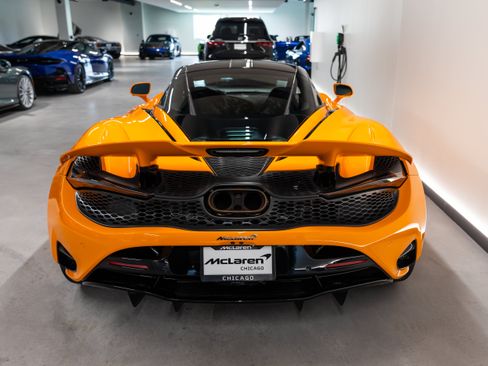 Used 2025 McLaren 750S RWD image 32
