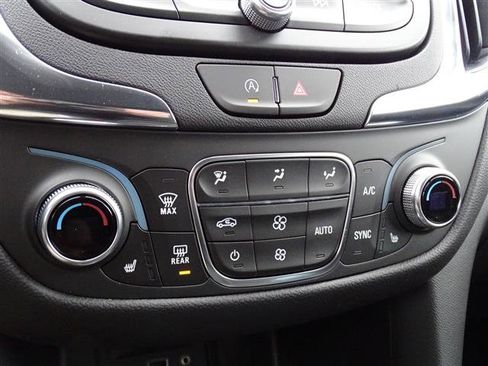 Used 2024 Chevrolet Equinox LT image 10