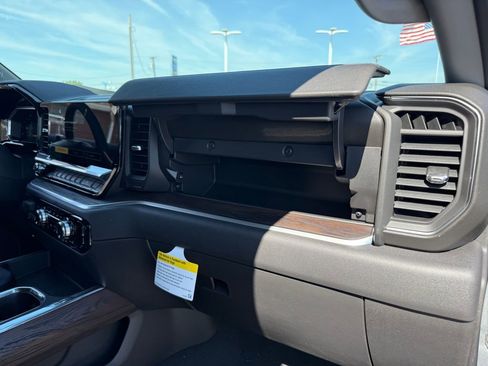 New 2026 GMC Sierra 1500 SLT w/ SLT Convenience Package AWD/4WD image 26