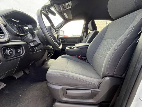 Used 2024 RAM 3500 Tradesman w/ Chrome Appearance Group image 9