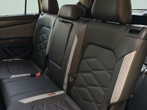New 2026 Volkswagen Atlas Peak Edition AWD/4WD image 31