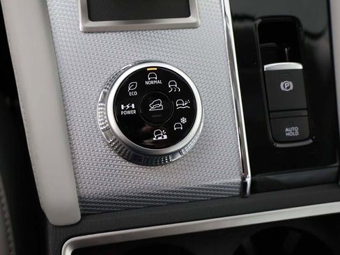 New 2025 Mitsubishi Outlander SEL image 61