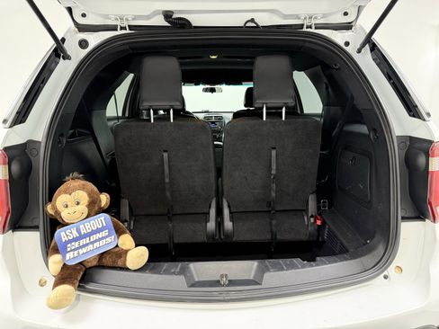 Used 2017 Ford Explorer XLT image 8