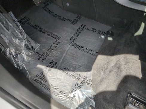 Used 2019 Buick Enclave Essence FWD image 36
