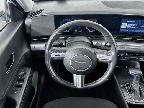 Used 2025 Hyundai Kona SEL FWD image 18