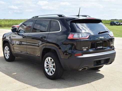 Used 2019 Jeep Cherokee Latitude w/ Comfort & Convenience Group AWD/4WD image 5