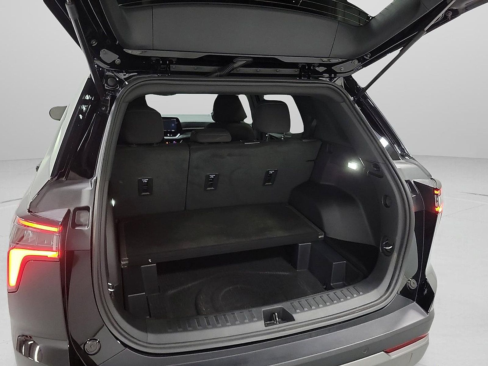 Used 2025 Chevrolet Equinox LT FWD image 7