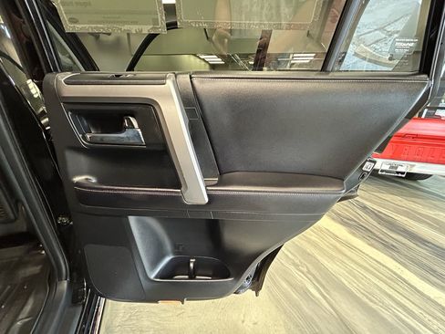Used 2017 Toyota 4Runner Limited AWD/4WD image 46