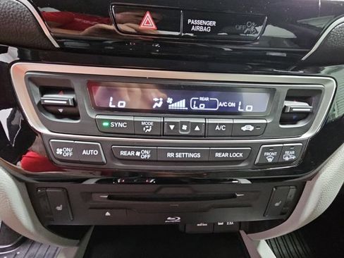Used 2021 Honda Pilot Touring image 20