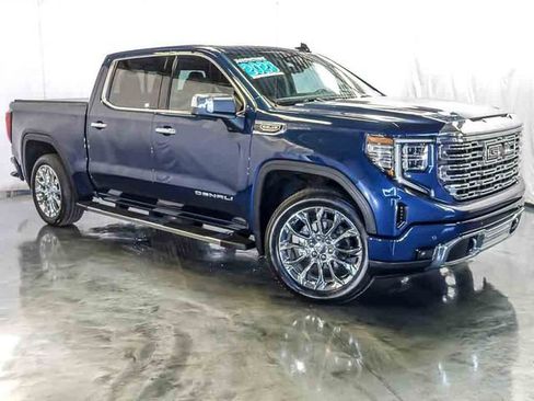 Used 2023 GMC Sierra 1500 Denali w/ Technology Package AWD/4WD image 2