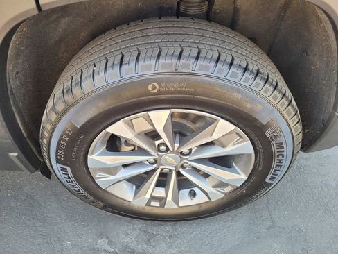 Used 2025 Chevrolet Equinox LT image 25