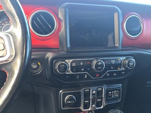 Used 2021 Jeep Gladiator Rubicon AWD/4WD image 5