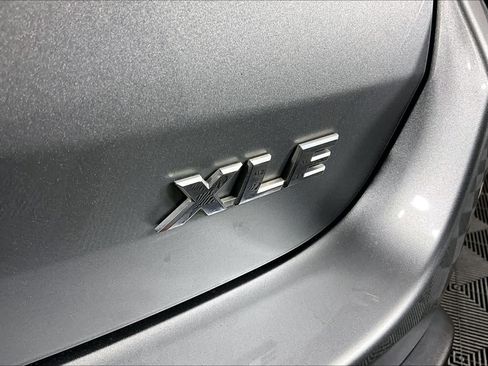 Used 2019 Toyota Highlander XLE FWD image 10