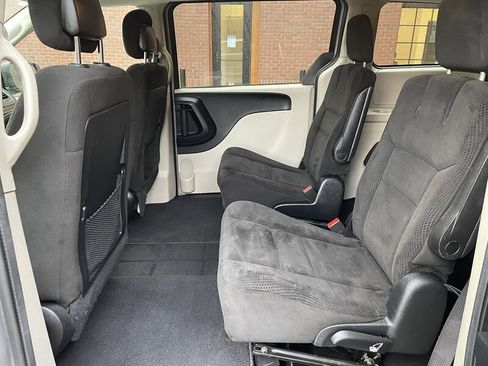 Used 2016 Dodge Grand Caravan SE w/ Quick Order Package 29E SE image 16