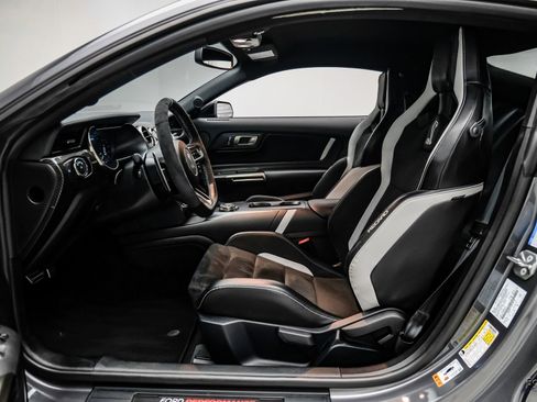 Used 2021 Ford Mustang Shelby GT500 w/ Carbon Fiber Track Pack image 41