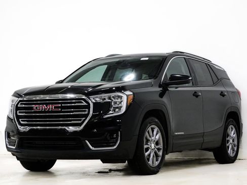 Used 2023 GMC Terrain SLT image 3