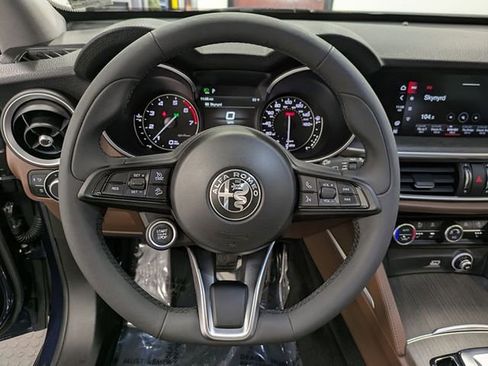 Used 2021 Alfa Romeo Stelvio Ti w/ Nero Edizione image 19