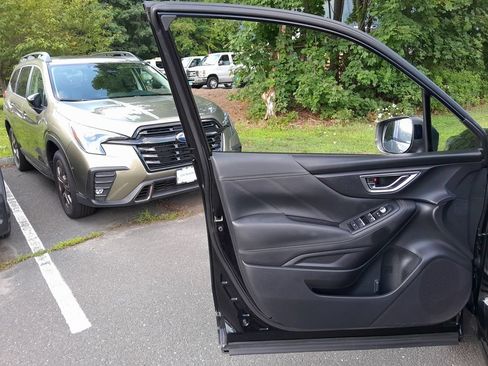 Used 2019 Subaru Forester Limited AWD/4WD image 11