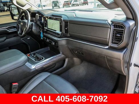 Used 2025 Chevrolet Silverado 3500 LTZ w/ LTZ Convenience Package AWD/4WD image 17