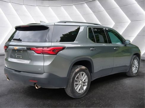Used 2023 Chevrolet Traverse LT AWD/4WD image 3