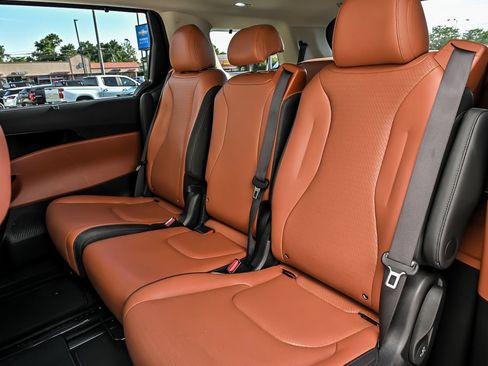 Used 2024 Kia Carnival SX Prestige FWD image 17