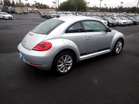 Used 2013 Volkswagen Beetle TDI image 5