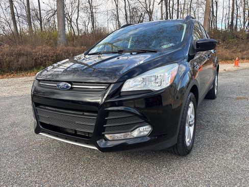 Used 2016 Ford Escape SE w/ Equipment Group 201A image 5