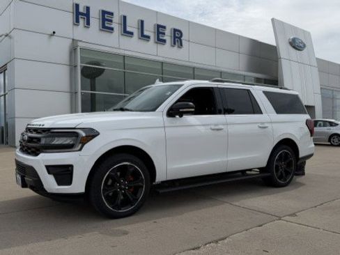 Used 2022 Ford Expedition Max Limited AWD/4WD image 3
