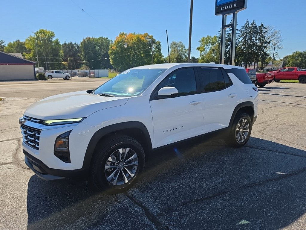 Certified 2026 Chevrolet Equinox LT w/ Convenience Package II AWD/4WD image 3