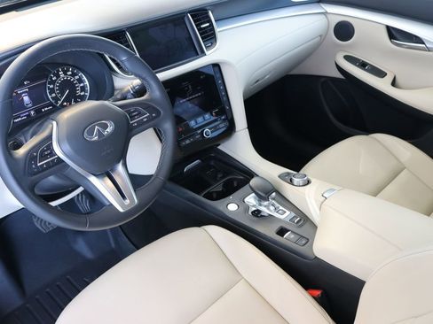 Certified 2020 INFINITI QX50 Luxe w/ Navigation Package image 18