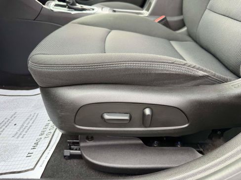 Used 2016 Chevrolet Cruze LT w/ Sun And Sound Package FWD image 17