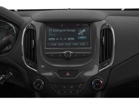 Used 2018 Chevrolet Cruze LT w/ Sun And Sound Package image 13
