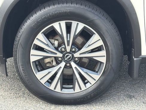 Used 2023 Nissan Rogue SV AWD/4WD image 11