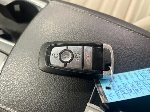 Used 2017 Ford Fusion SE w/ Fusion SE Technology Package image 33