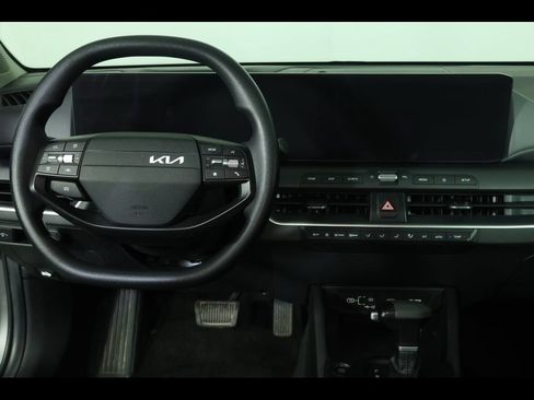 Used 2025 Kia K4 FWD image 12