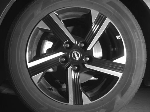 Used 2025 Nissan Sentra SV FWD image 12