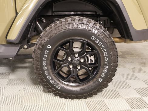 Used 2025 Jeep Gladiator Overland AWD/4WD image 18