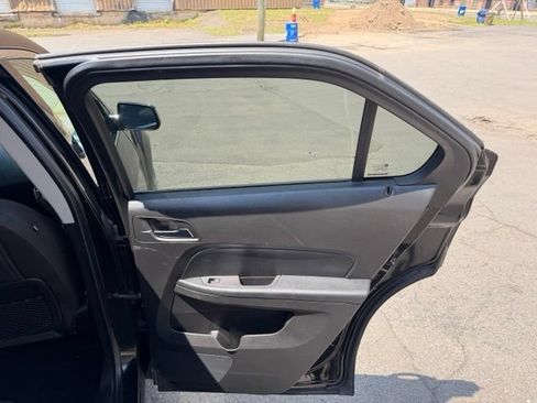 Used 2017 Chevrolet Equinox LT w/ Convenience Package AWD/4WD image 11
