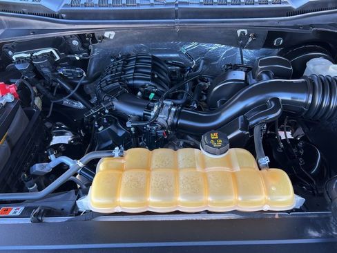 Used 2015 Ford F150 XLT image 29