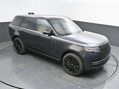 Used 2025 Land Rover Range Rover SE AWD/4WD image 39