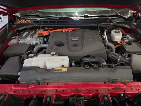 Used 2024 Toyota Sequoia SR5 w/ TRD Off-Road Package AWD/4WD image 9