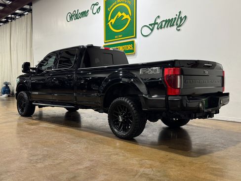 Used 2022 Ford F350 Lariat w/ Black Appearance Package image 7
